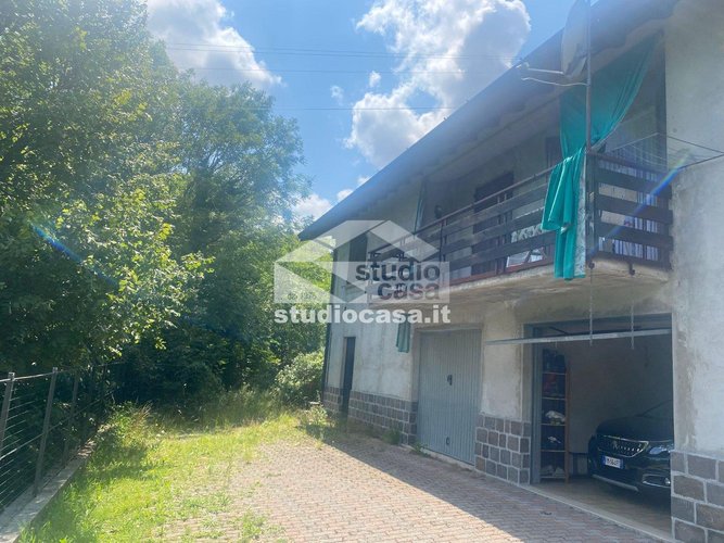 IMMERSA NEL VERDE! Brumano