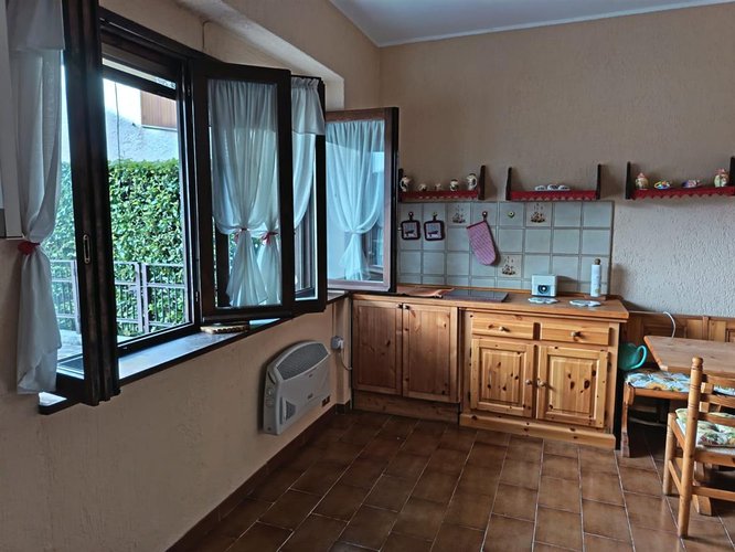 Cornalba Passoni, luminoso trilocale con giardino Cornalba