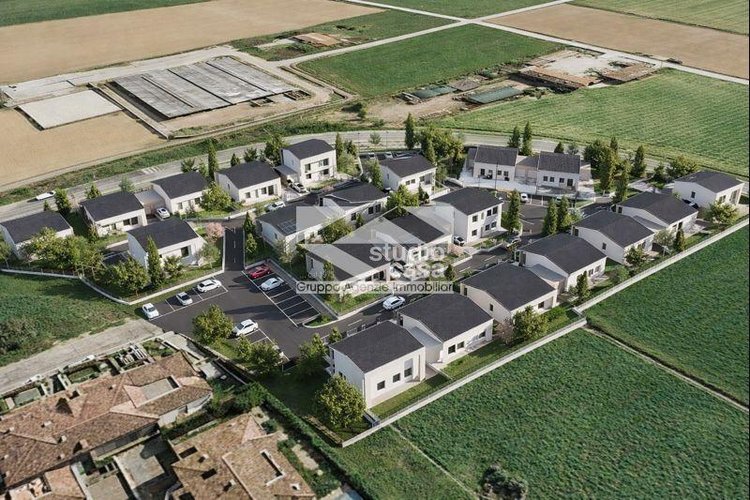 POCHI VICINI, MASSIMA INDIPENDENZA. ORA SI COSTRUISCE DAVVERO. Verdello