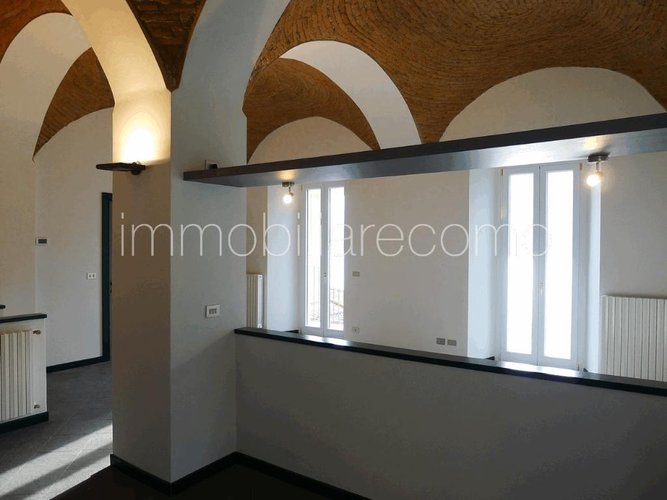 MOLTRASIO fronte lago Moltrasio