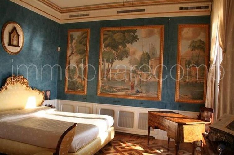 Cernobbio prestigiosa villa in posizione panoramica Cernobbio