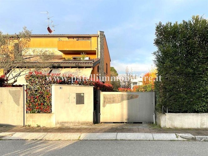 TREVIOLO - PORZIONE VILLA BIFAMILIARE Treviolo