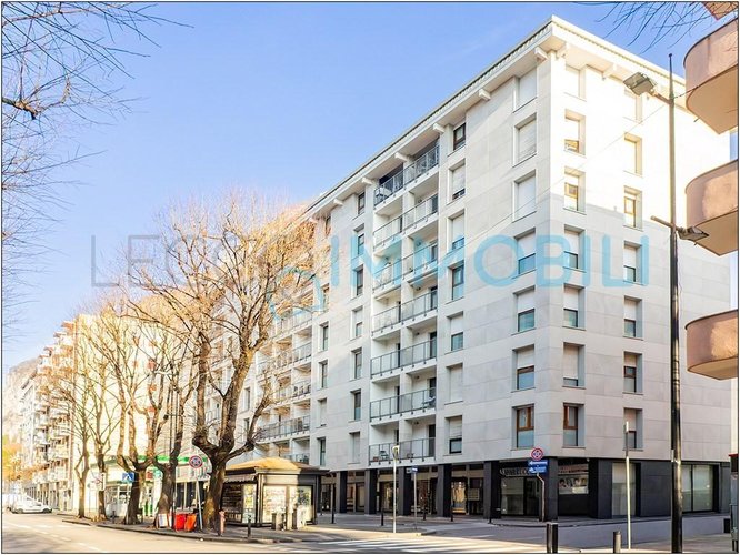 LA CASA CHE PRENDE IL SOLE