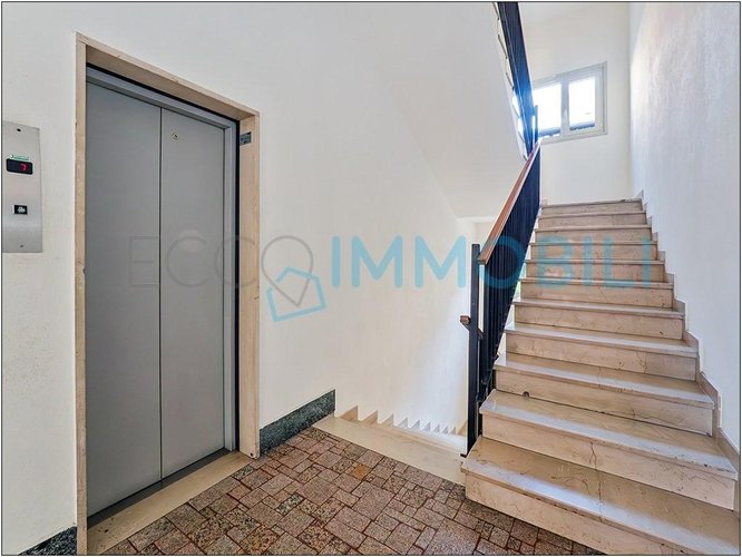 LA CASA CHE PRENDE IL SOLE Lecco