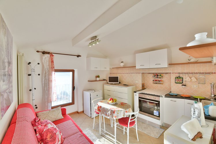 CARATE URIO (37/25) Carate Urio