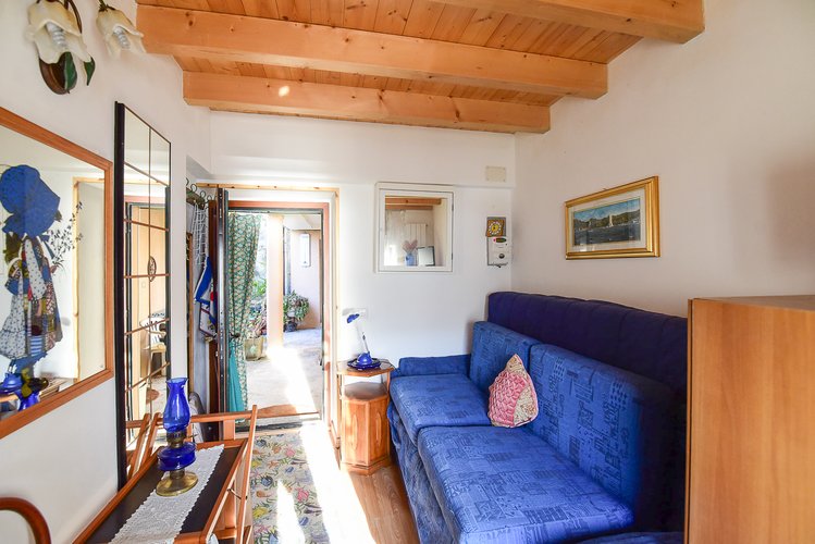 CARATE URIO (37/25) Carate Urio