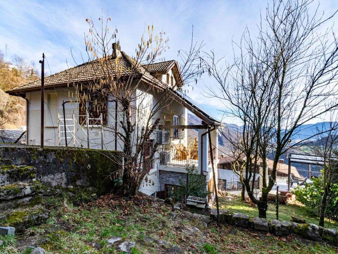 Val Brembilla Gerosa, ottima villa singola con giardino e box auto Val Brembilla