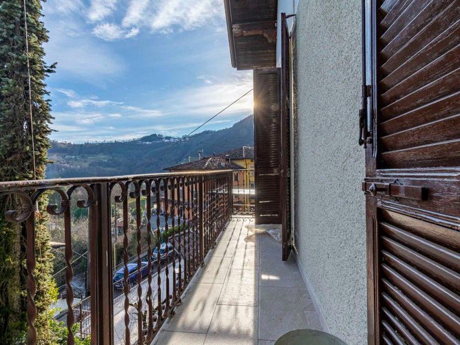 Val Brembilla Gerosa, ottima villa singola con giardino e box auto Val Brembilla