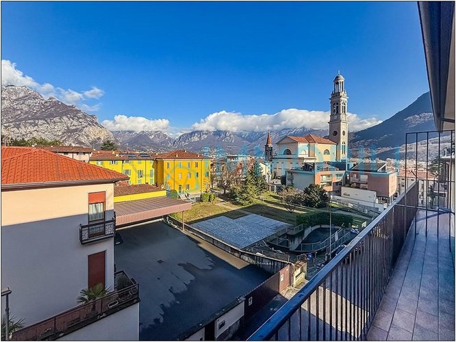 "LA CASA CHE UNISCE LE COPPIE " Valmadrera