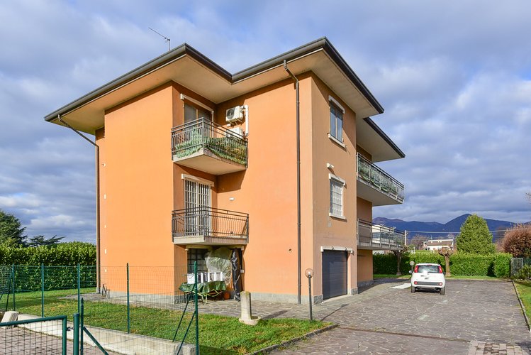 (43.25) Trilocale - Merone, Via Resegone