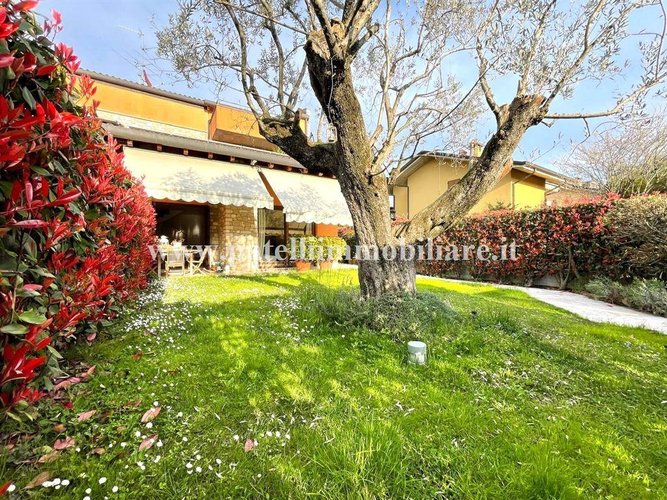 TREVIOLO - PORZIONE VILLA