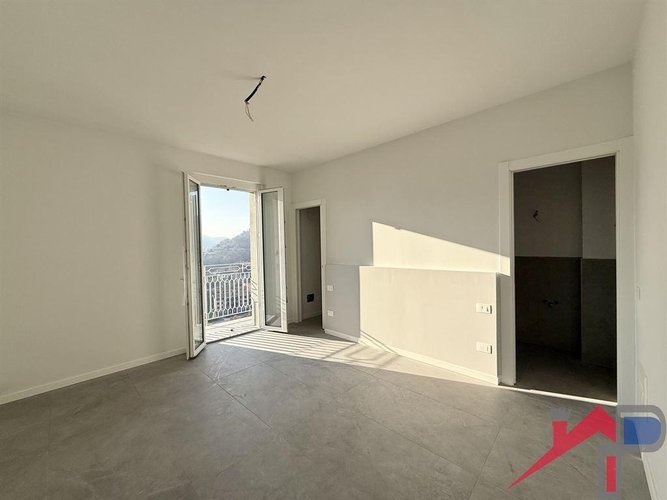 Ampio trilocale panoramico Pontida