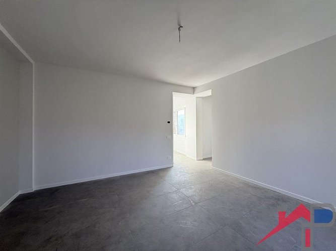 Ampio trilocale panoramico Pontida