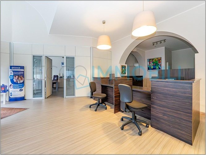 IL NEGOZIO CHE SI ADATTA AD OGNI ESIGENZA Lecco