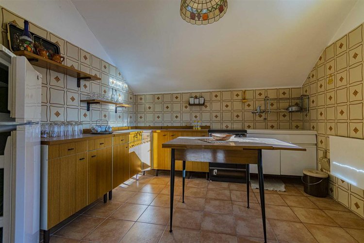 Algua Sambusita, grazioso trilocale arredato con terrazzo e box Algua