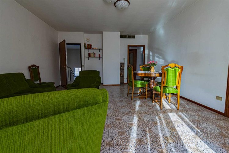 Algua Sambusita, grazioso trilocale arredato con terrazzo e box Algua