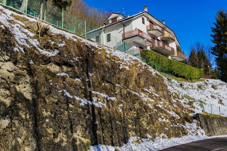 Algua Sambusita, grazioso trilocale arredato con terrazzo e box Algua