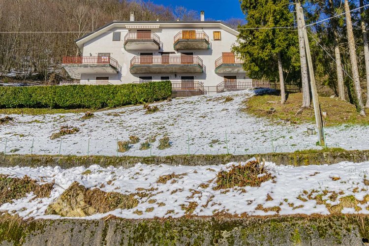 Algua Sambusita, grazioso trilocale arredato con terrazzo e box Algua