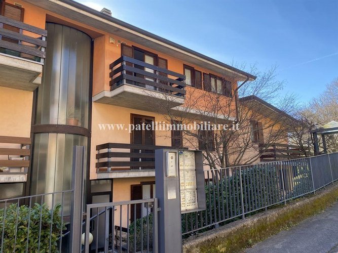 ALBINO ALTA - VENDESI AMPIO TRILOCALE Albino