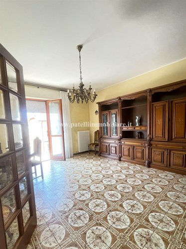 Ampio trilocale con box e cantina in zona residenziale a Ponte San Pietro Ponte San Pietro