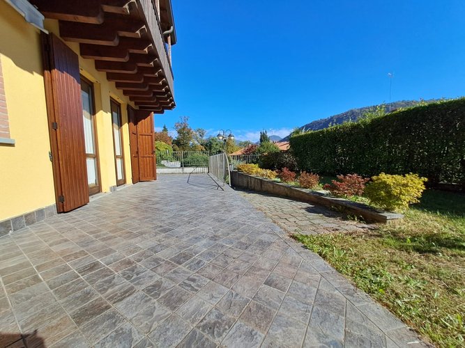 QUADRILOCALE PIANO TERRA CON GIARDINO Trescore Balneario