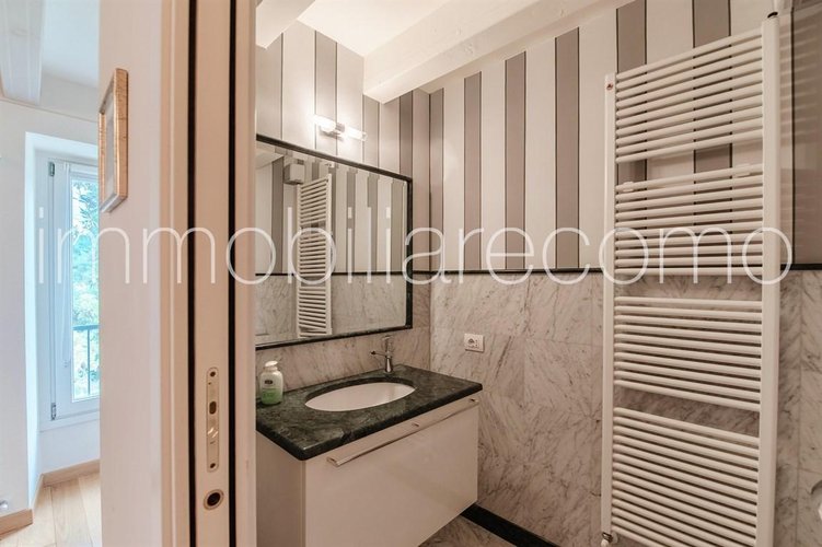 In villa d’epoca con parco Como