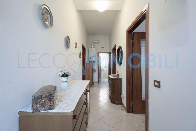 LA CASA NEL PICCOLO CONTESTO Calolziocorte