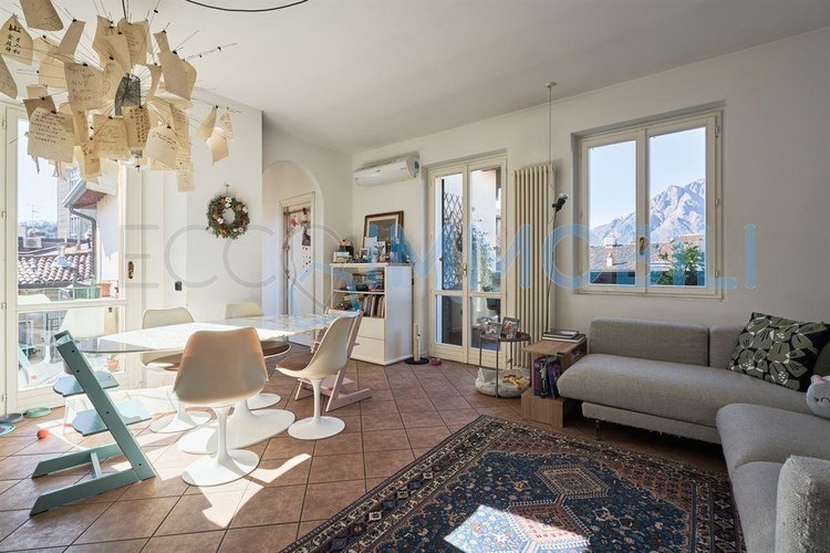 LA CASA AL CENTRO DI TUTTO Lecco