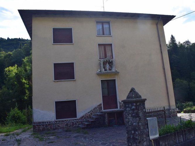 Algua Rosolo, grazioso trilocale in casa d'epoca con orto privato