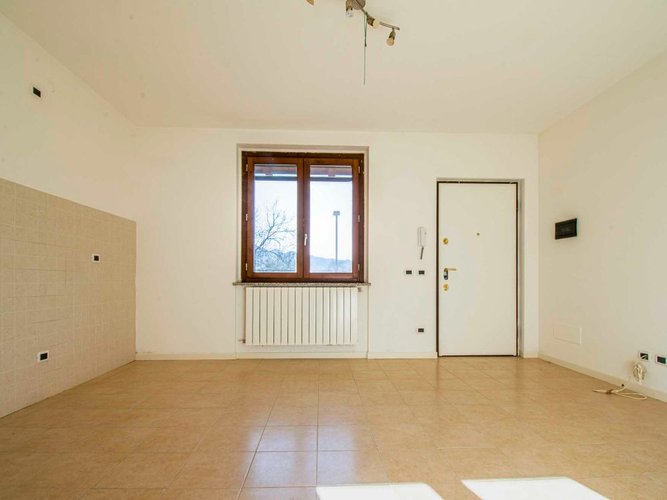 San Giovanni Bianco, ottimo trilocale con giardino privato, box auto e cantina San Giovanni Bianco