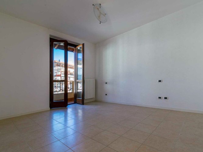 San Giovanni Bianco, ottimo trilocale con giardino privato, box auto e cantina San Giovanni Bianco