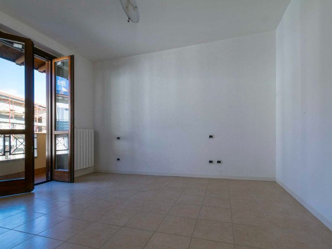 San Giovanni Bianco, ottimo trilocale con giardino privato, box auto e cantina San Giovanni Bianco