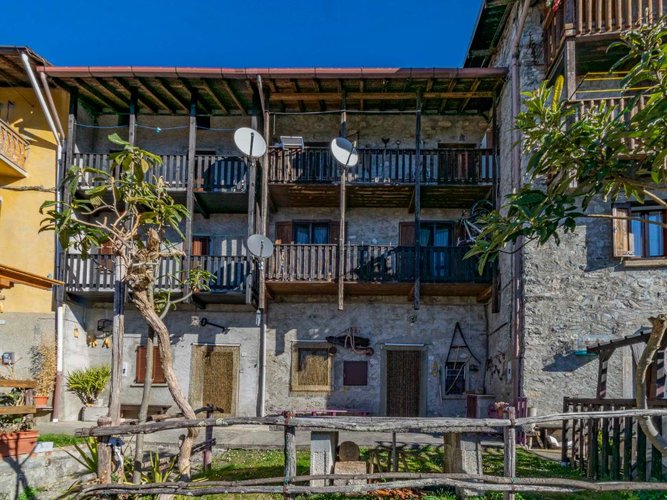 San Giovanni Bianco Località Bosco, adorabile bilocale con balcone miravalle e giardino comune