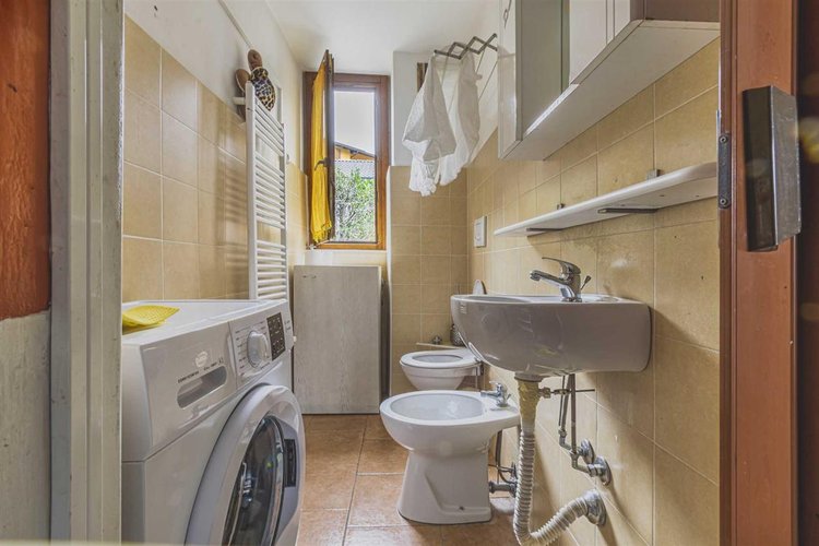 Rota Imagna vendesi bilocale balconato Rota d'Imagna