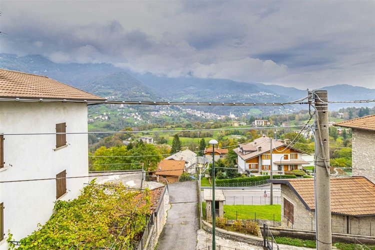 Rota Imagna vendesi bilocale balconato Rota d'Imagna