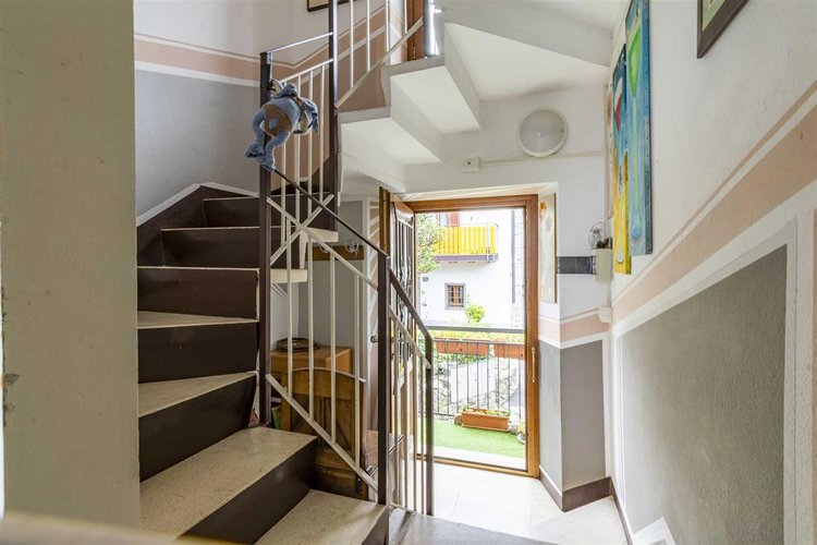 Rota Imagna vendesi bilocale balconato Rota d'Imagna