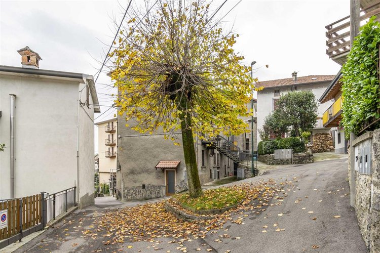 Rota Imagna vendesi bilocale balconato Rota d'Imagna