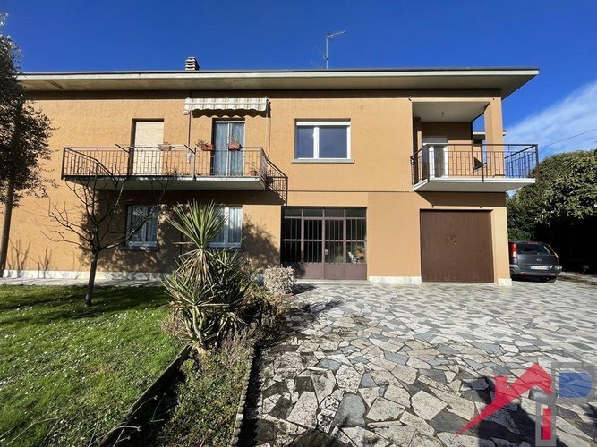 Trilocale Ristrutturato a nuovo Caprino Bergamasco