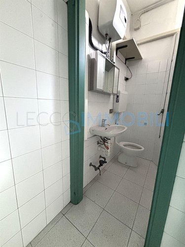 IL NEGOZIO FRONTE STRADA Lecco