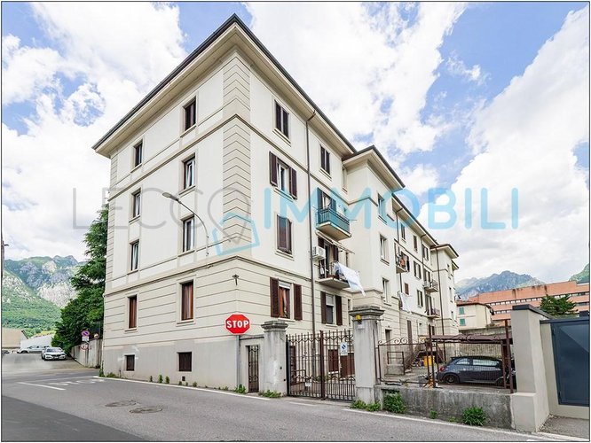 IL NEGOZIO FRONTE STRADA Lecco