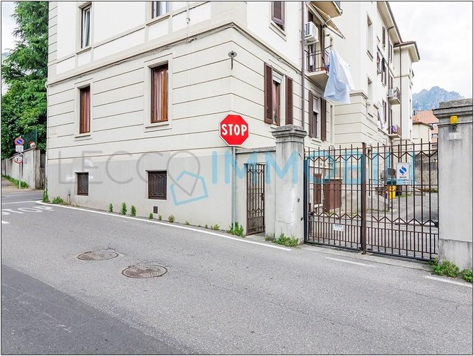 IL NEGOZIO FRONTE STRADA Lecco