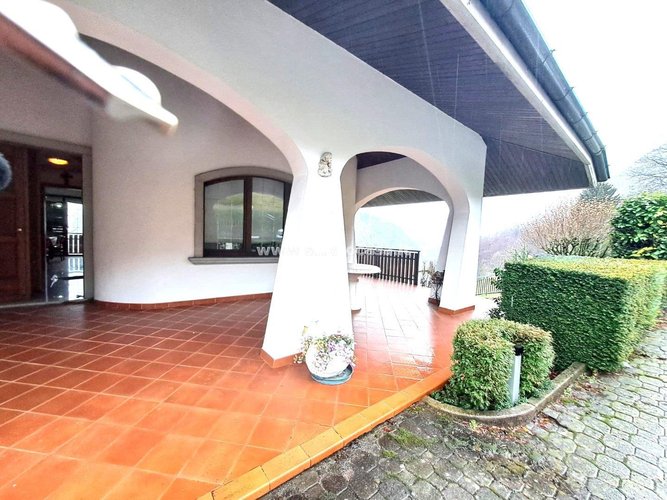 VILLA SINGOLA DI AMPIA METRATURA! Oltre il Colle