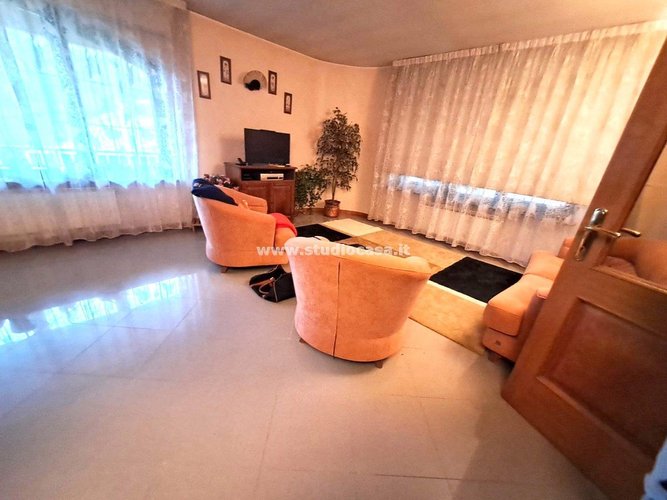 VILLA SINGOLA DI AMPIA METRATURA! Oltre il Colle