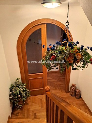 VILLA SINGOLA DI AMPIA METRATURA! Oltre il Colle