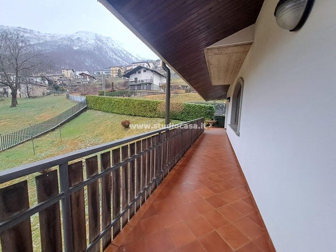 VILLA SINGOLA DI AMPIA METRATURA! Oltre il Colle