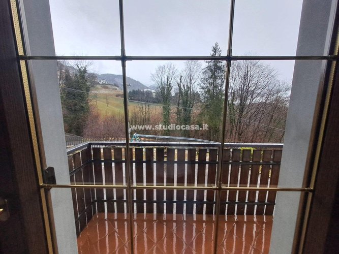 VILLA SINGOLA DI AMPIA METRATURA! Oltre il Colle