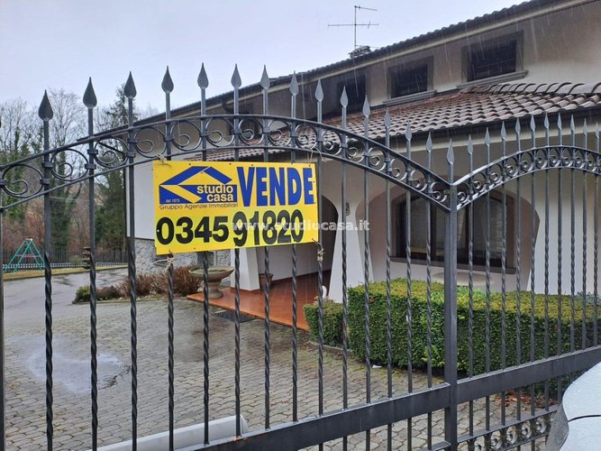 VILLA SINGOLA DI AMPIA METRATURA! Oltre il Colle