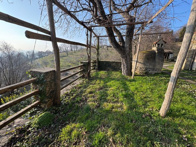 CASCINA PADRONALE SUL COLLE DELLA MADONNA DELLA CASTAGNA Bergamo
