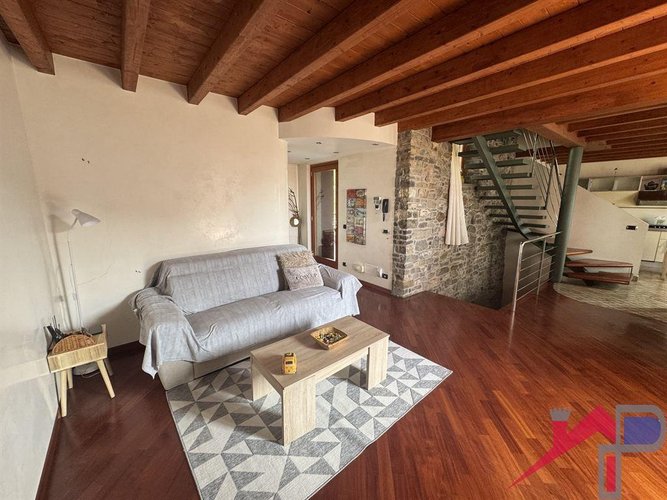 Incantevole Casa Indipendente con  Giardino Caprino Bergamasco