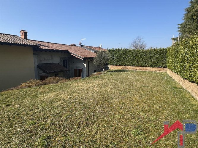 Incantevole Casa Indipendente con  Giardino Caprino Bergamasco